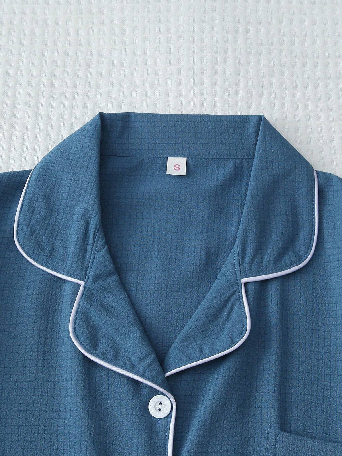 2Pcs Solid Color Women'S Summer Contrast Trim Lapel Pocket Heart Short Sleeve Button-Up Top and Bow Shorts Pajama Set