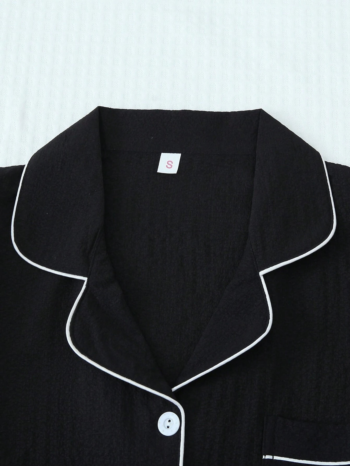 2Pcs Solid Color Women'S Summer Contrast Trim Lapel Pocket Heart Short Sleeve Button up Top and Bow Shorts Pajama Set