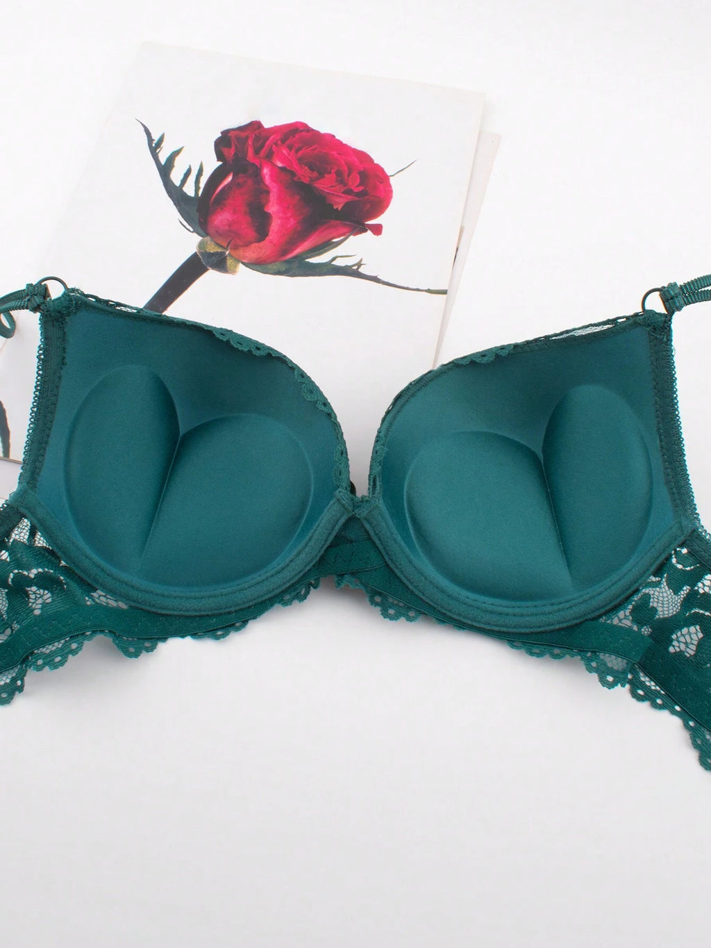 Women Lace Pattern Underwear Push up Bra with Anti-Slip Straps to Prevent Sagging and Collection of Underarm Fat, Ideal for Wedding Dress, Lingerie