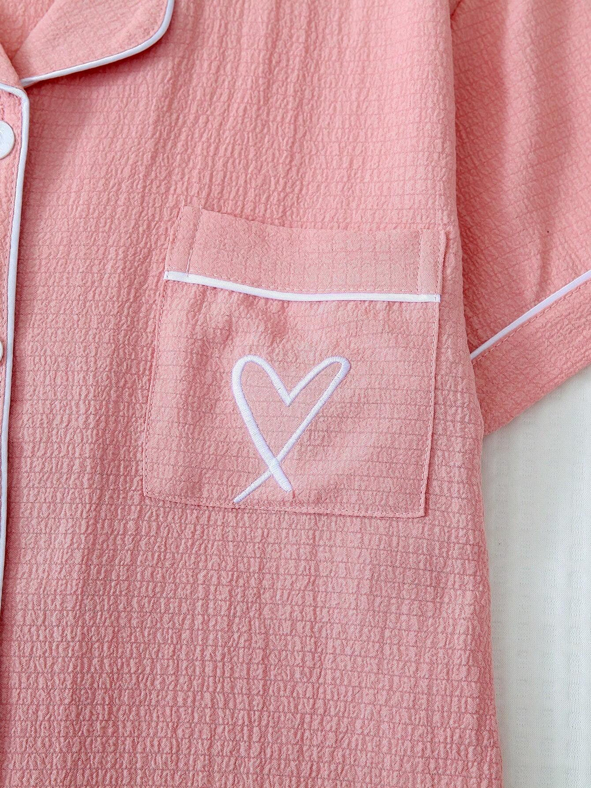 2Pcs Solid Color Women'S Summer Contrast Trim Lapel Pocket Heart Short Sleeve Button Top and Bow Shorts Pajama Set