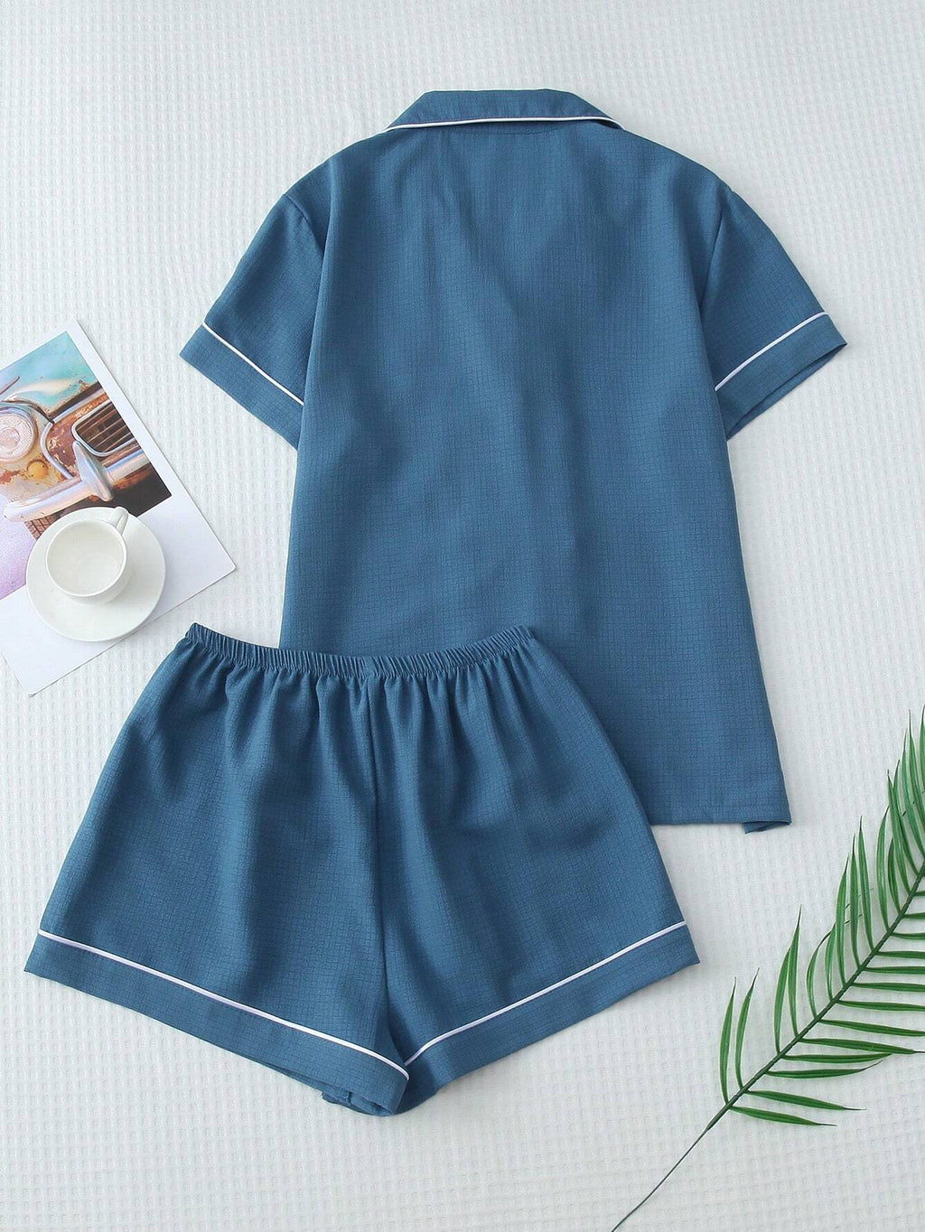 2Pcs Solid Color Women'S Summer Contrast Trim Lapel Pocket Heart Short Sleeve Button-Up Top and Bow Shorts Pajama Set