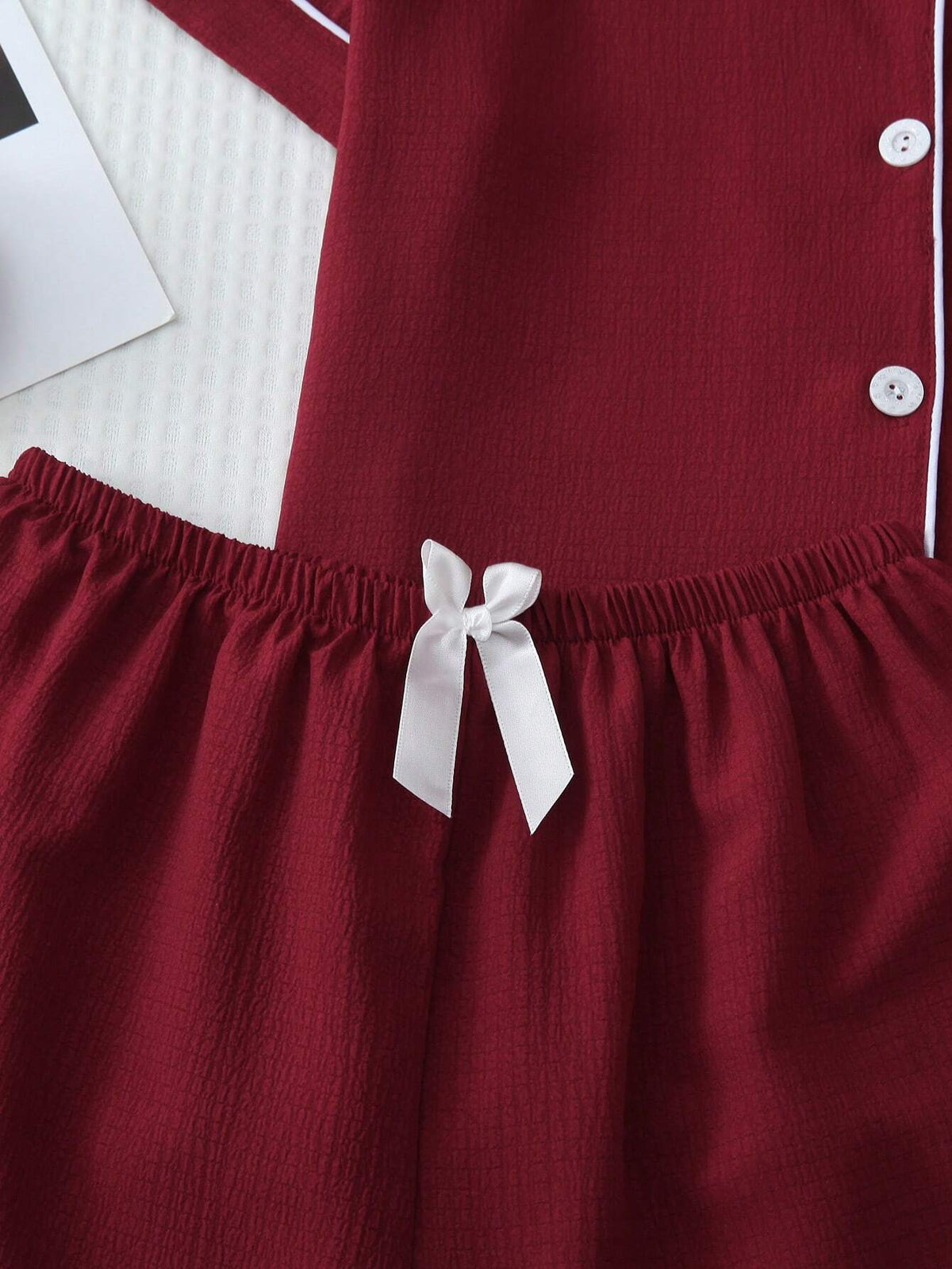 2Pcs Solid Color Women'S Summer Contrast Trim Lapel Pocket Heart Short Sleeve Button-Up Top and Bow Shorts Pajama Set