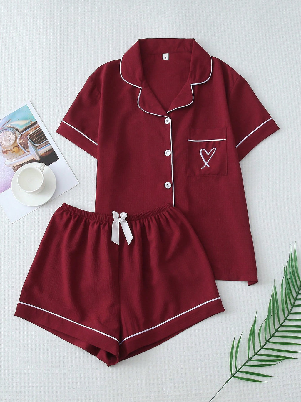 2Pcs Solid Color Women'S Summer Contrast Trim Lapel Pocket Heart Short Sleeve Button-Up Top and Bow Shorts Pajama Set