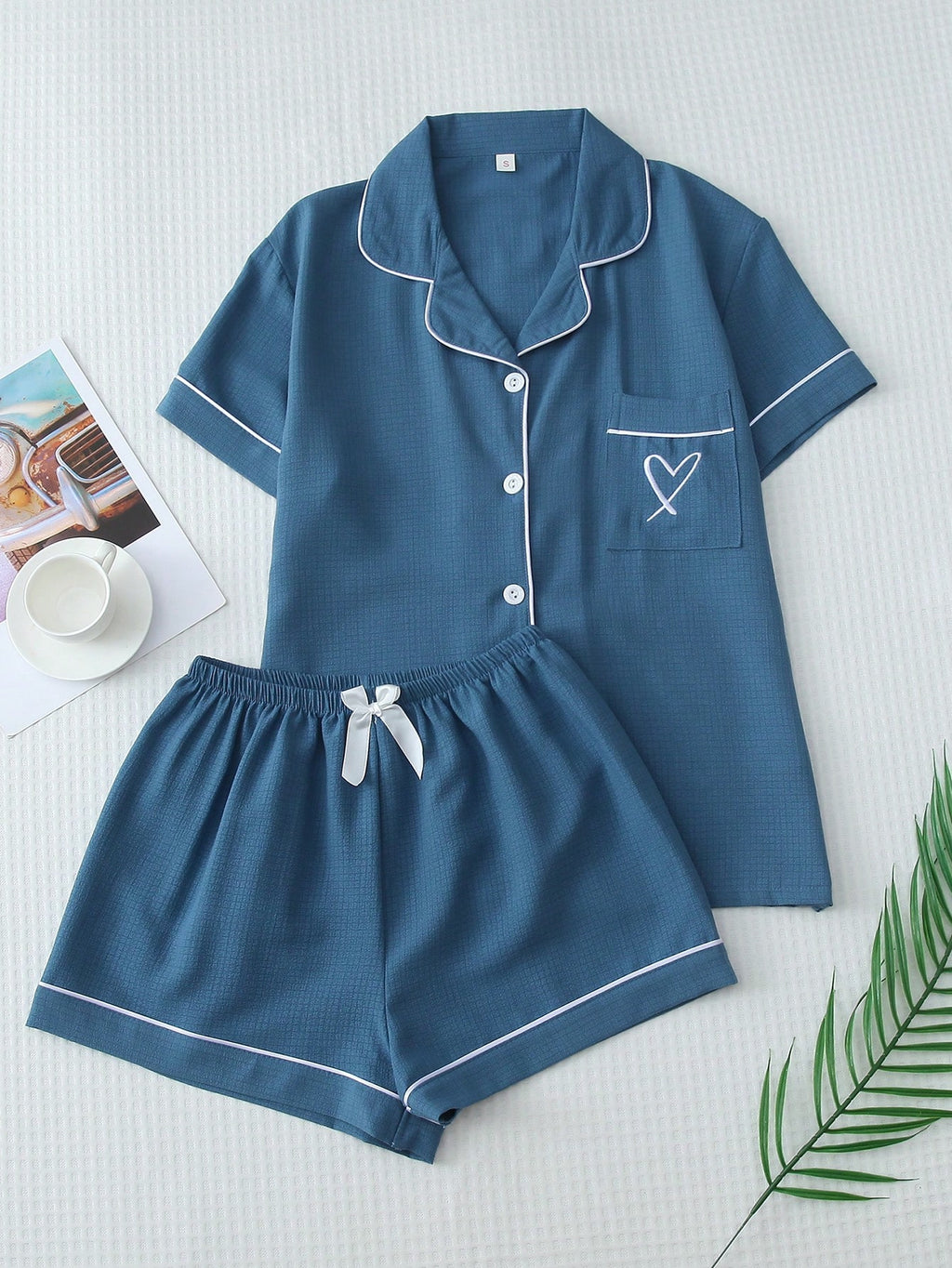 2Pcs Solid Color Women'S Summer Contrast Trim Lapel Pocket Heart Short Sleeve Button-Up Top and Bow Shorts Pajama Set