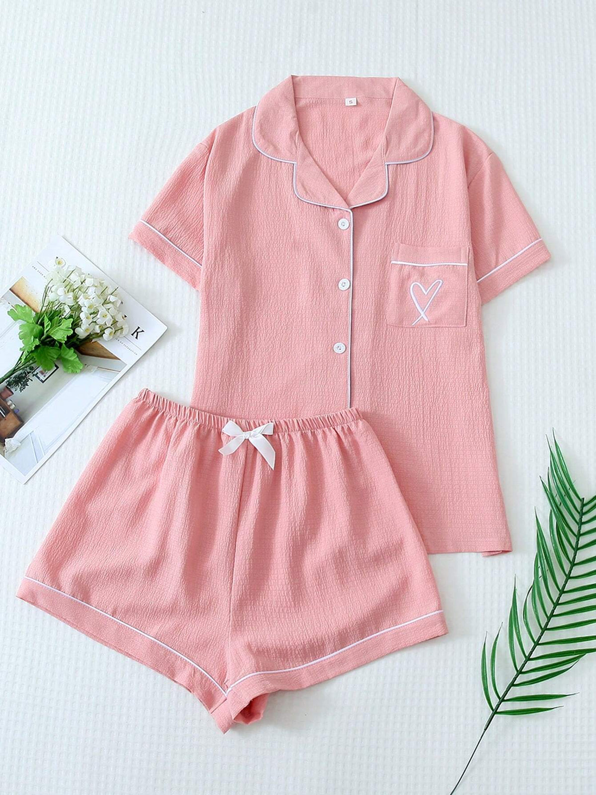 2Pcs Solid Color Women'S Summer Contrast Trim Lapel Pocket Heart Short Sleeve Button Top and Bow Shorts Pajama Set