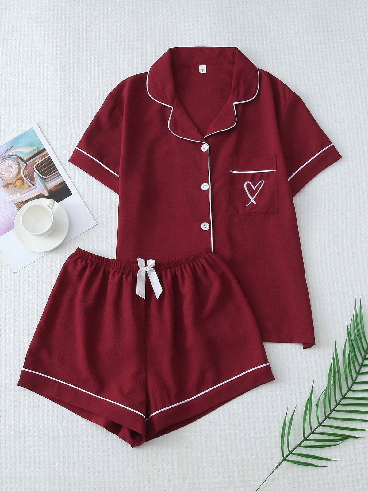 2Pcs Solid Color Women'S Summer Contrast Trim Lapel Pocket Heart Short Sleeve Button-Up Top and Bow Shorts Pajama Set